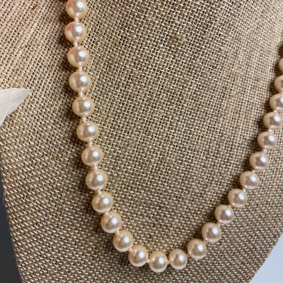 Vintage Cream Pearls - Picture 3 of 4